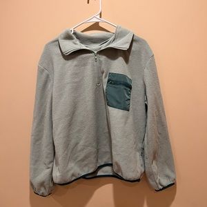 Super cute green sweatshirt